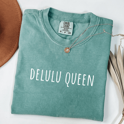 Delulu Queen T-shirt